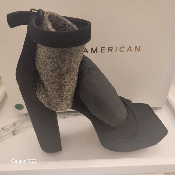 NIB Good American Platform Sandals chunky black suede heels. Various. - Picture 5 of 12